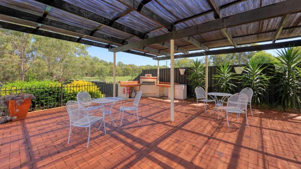 Bishops Lodge Narrandera Exterior foto